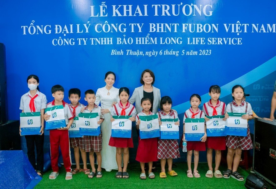 Fubon Life Việt Nam khai trương văn phòng tổng đại lý tại Long An và Bình Thuận
